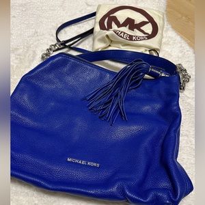 MICHAEL MICHAEL KORS
Michael Kors Leather Hobo Bag